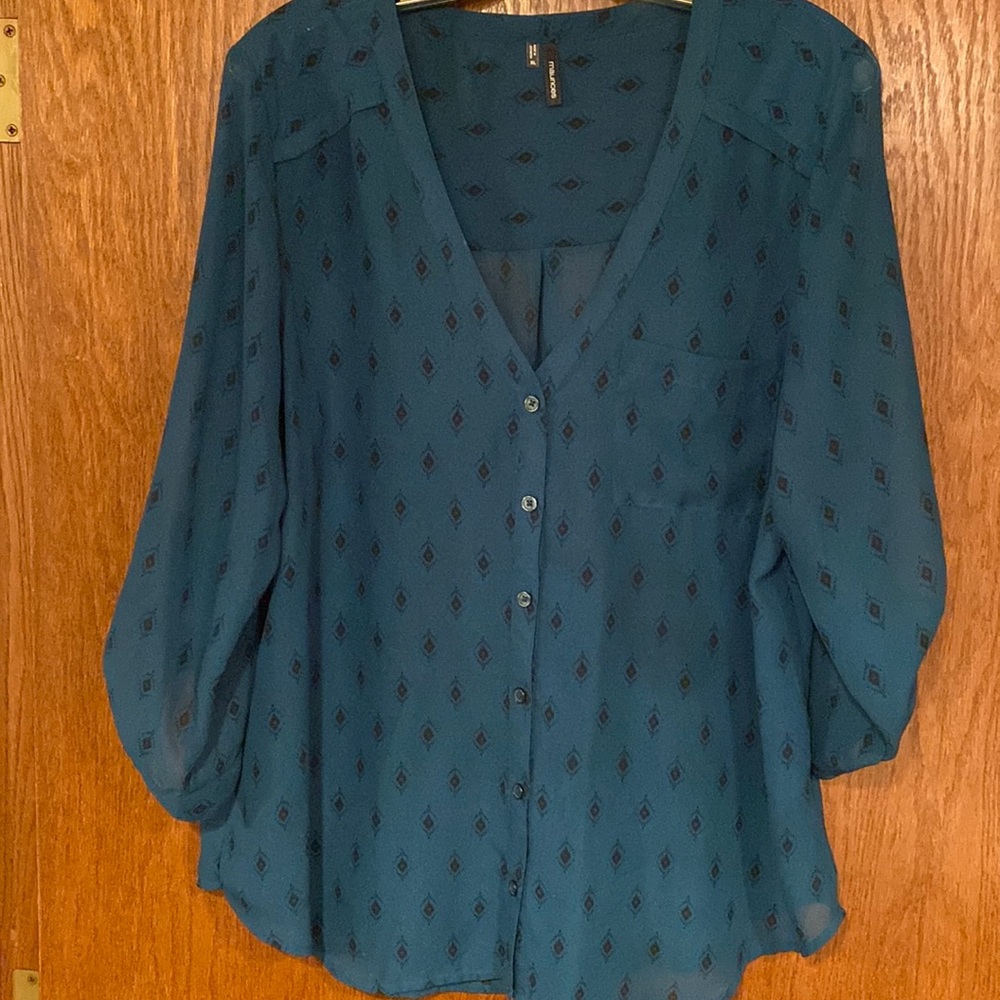 Sheer green and black Maurices XL top.